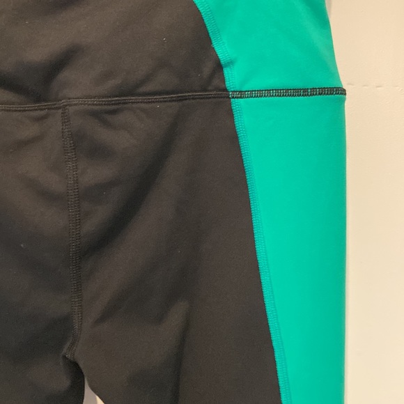 NWOT. Never Worn. Knockout by Victoria Secret Leggings. Small. High Wasi… - Picture 6 of 6